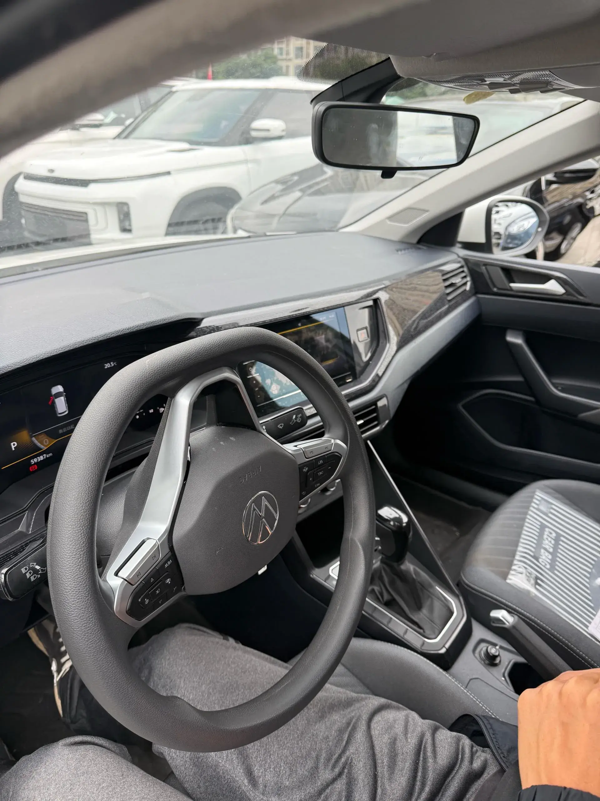 2023 VOLKSWAGEN LAVIDA thumbnail 3