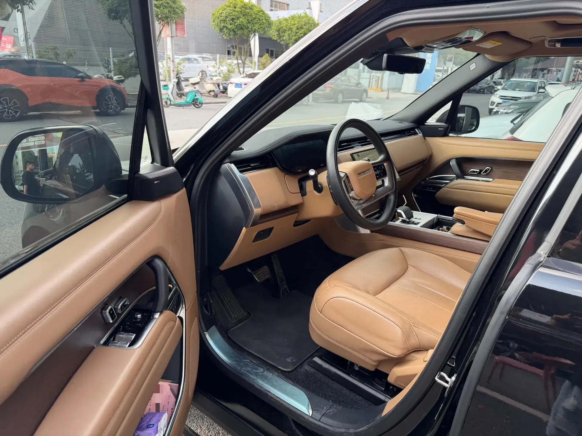 2024 LAND ROVER thumbnail 2