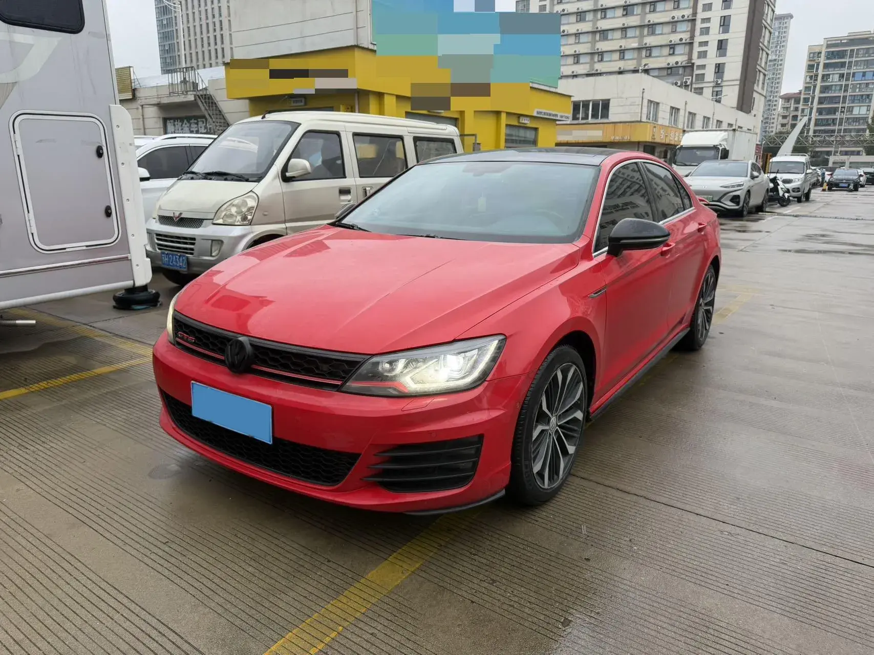 2017 VOLKSWAGEN LAMANDO view 1