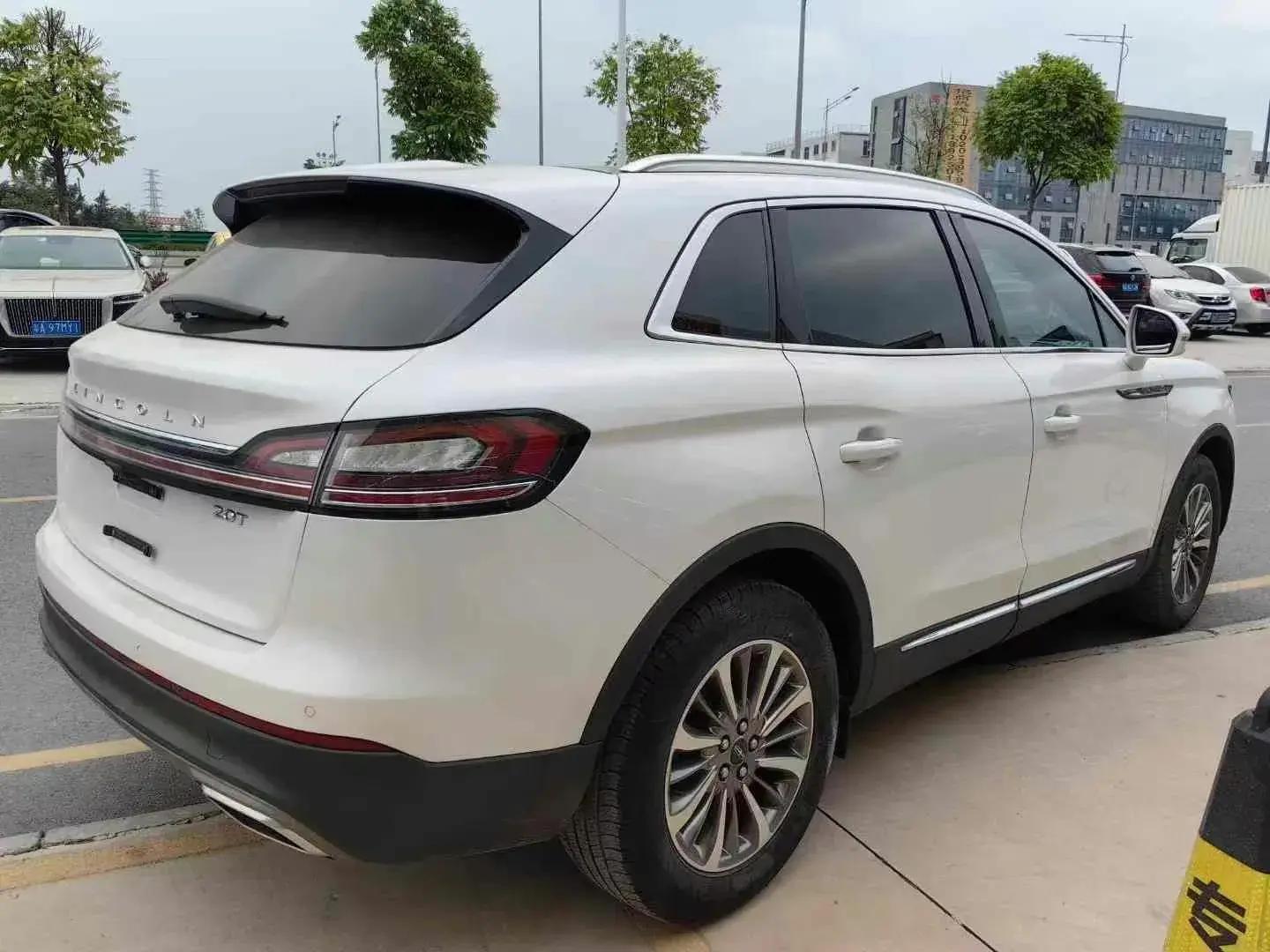 2019 LINCOLN NAUTILUS thumbnail 4