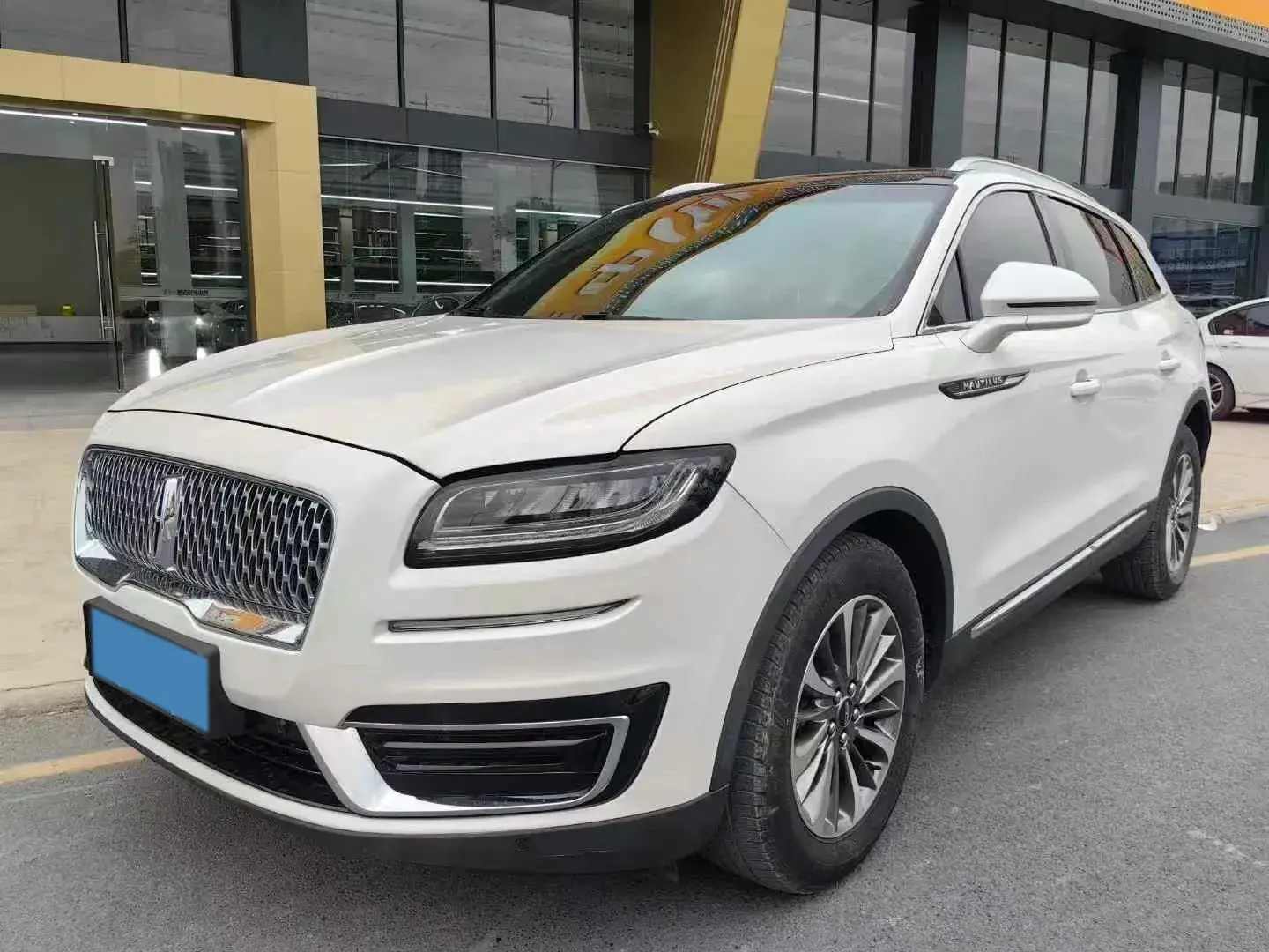 2019 LINCOLN NAUTILUS view 1