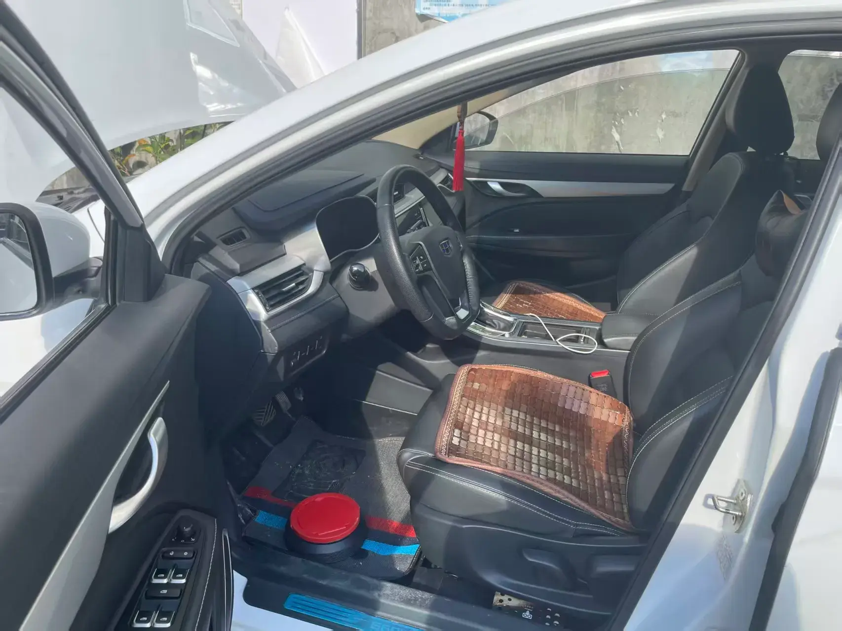 2019 GEELY EMGRAND thumbnail 3