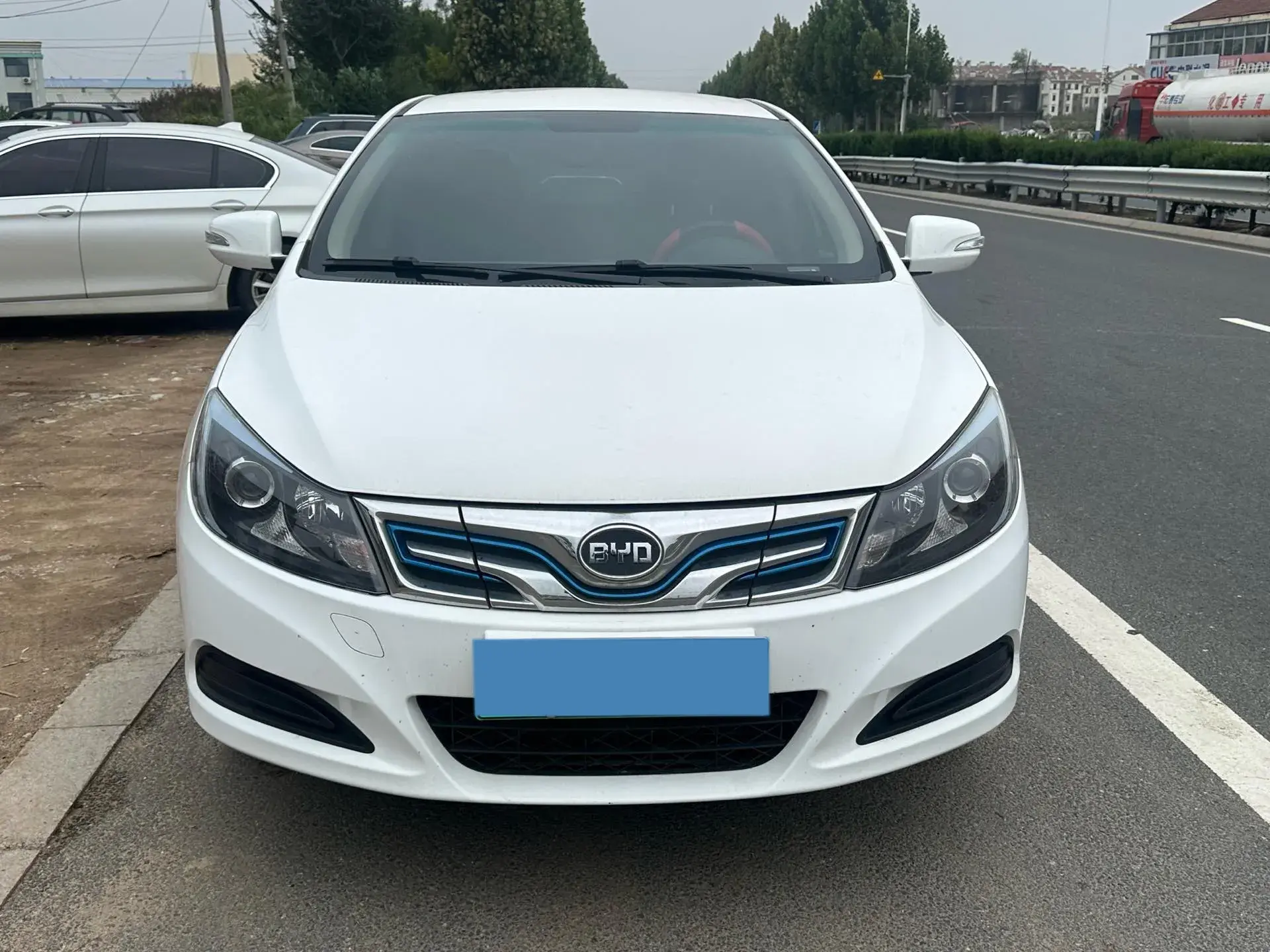 2018 BYD E5 thumbnail 2