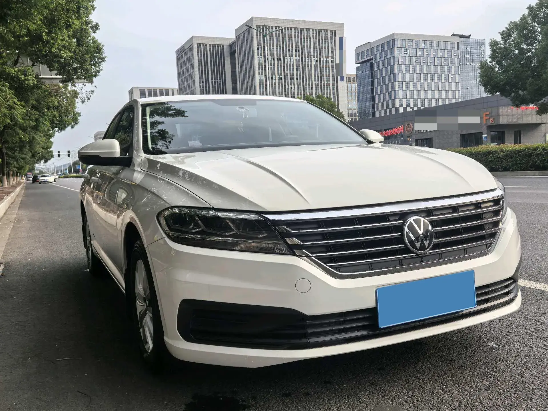 2019 VOLKSWAGEN LAVIDA thumbnail 2