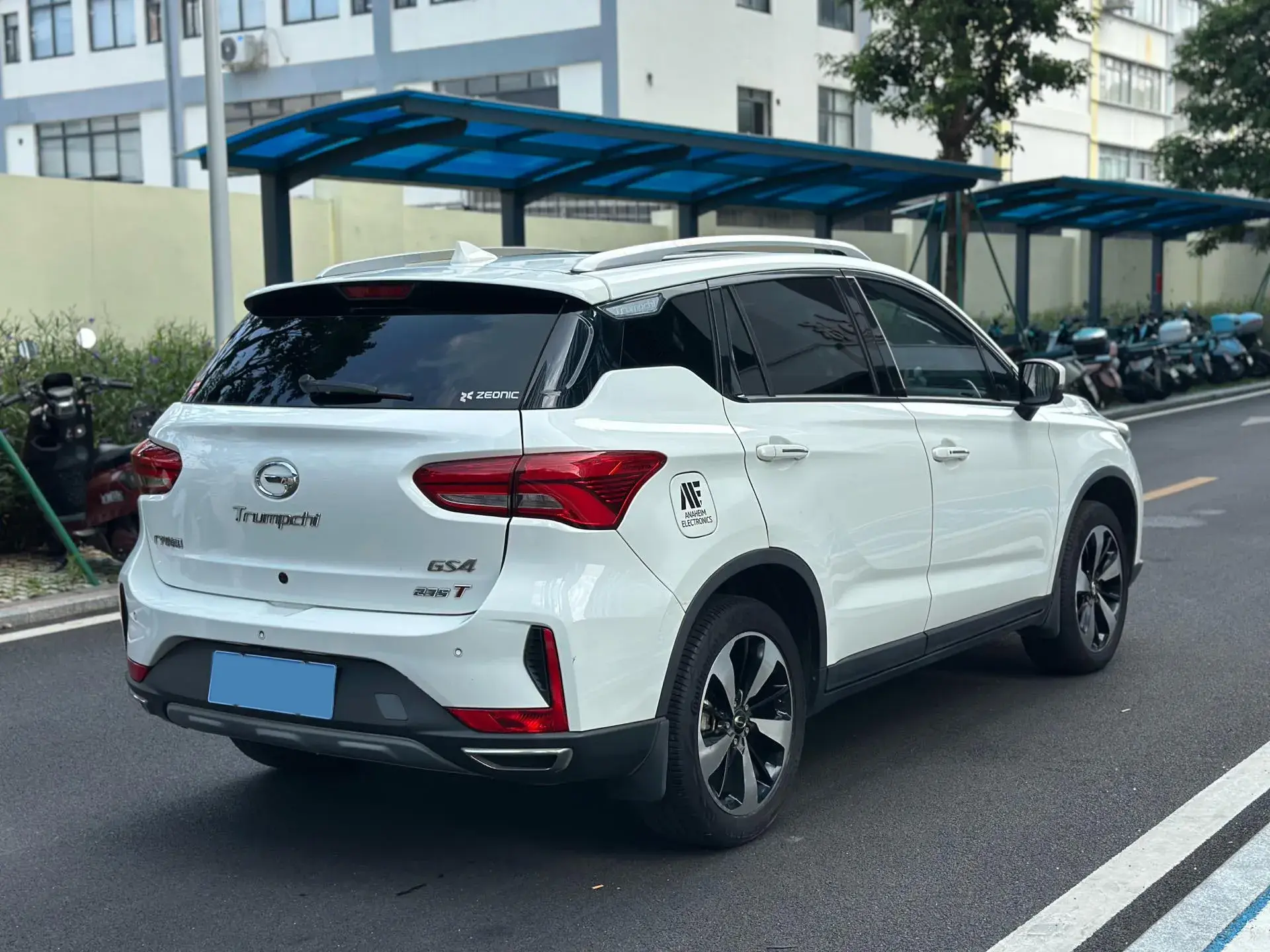 2018 GAC TRUMPCHI thumbnail 4
