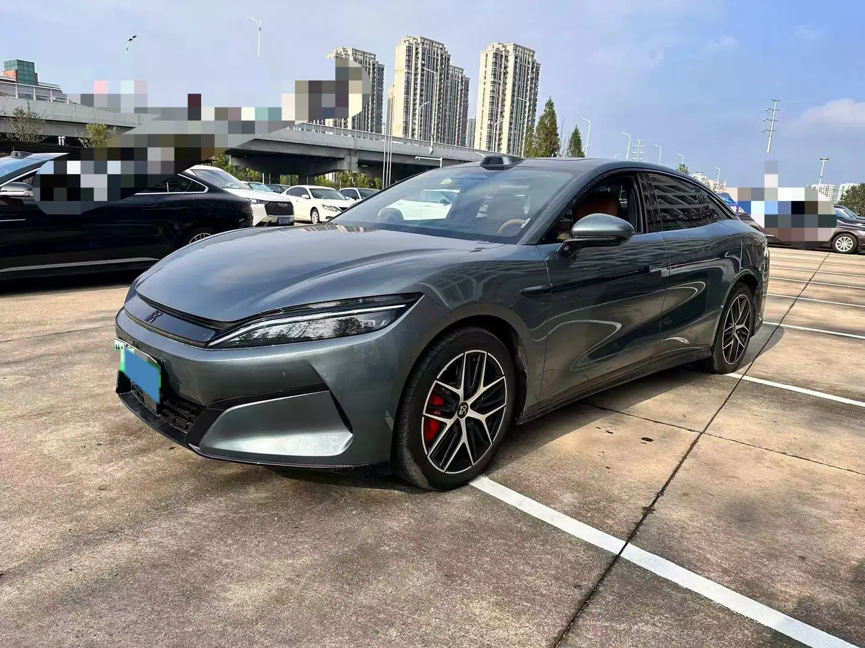 2025 BYD HANL thumbnail 3