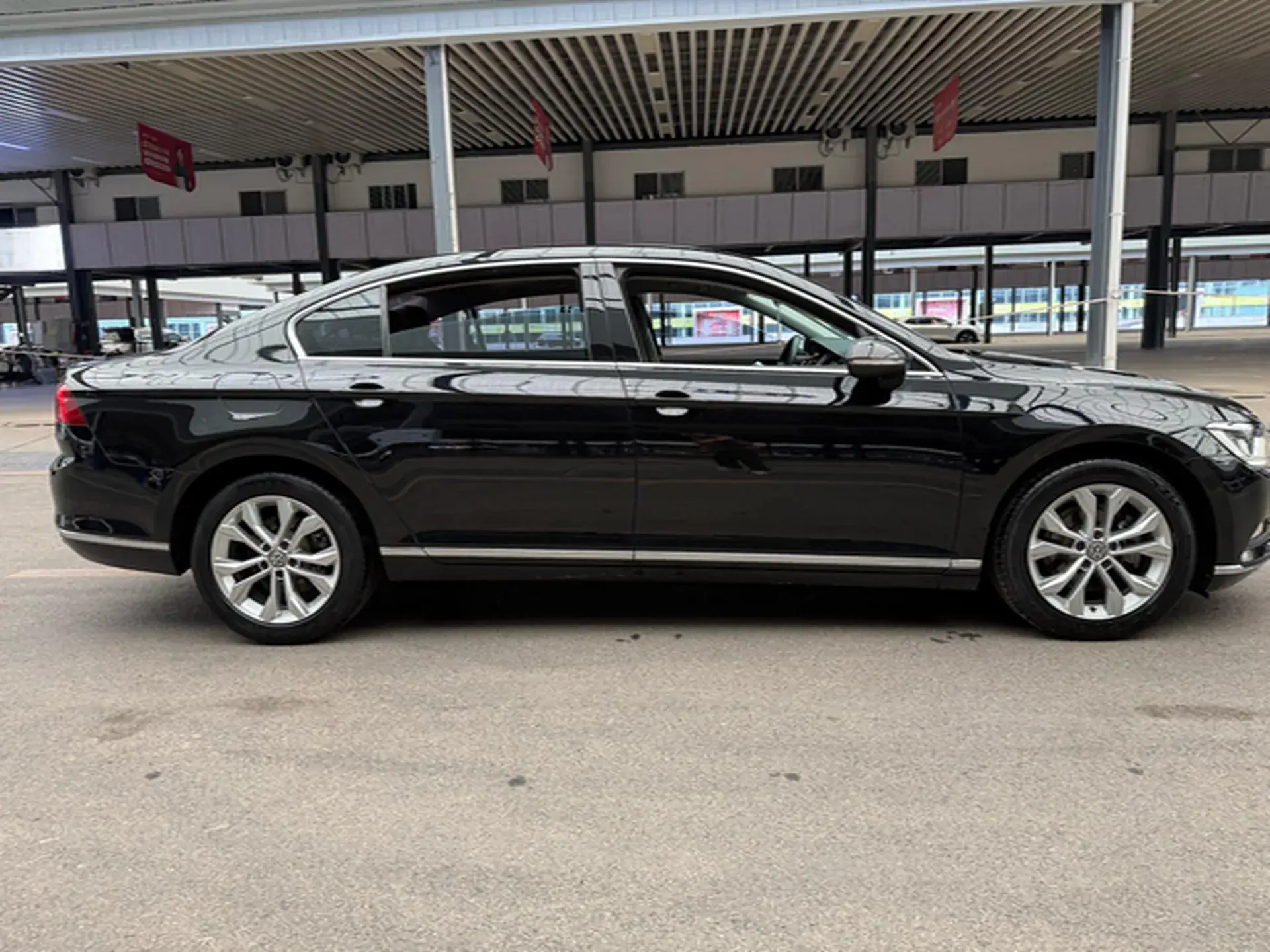 2018 VOLKSWAGEN MAGOTAN thumbnail 4