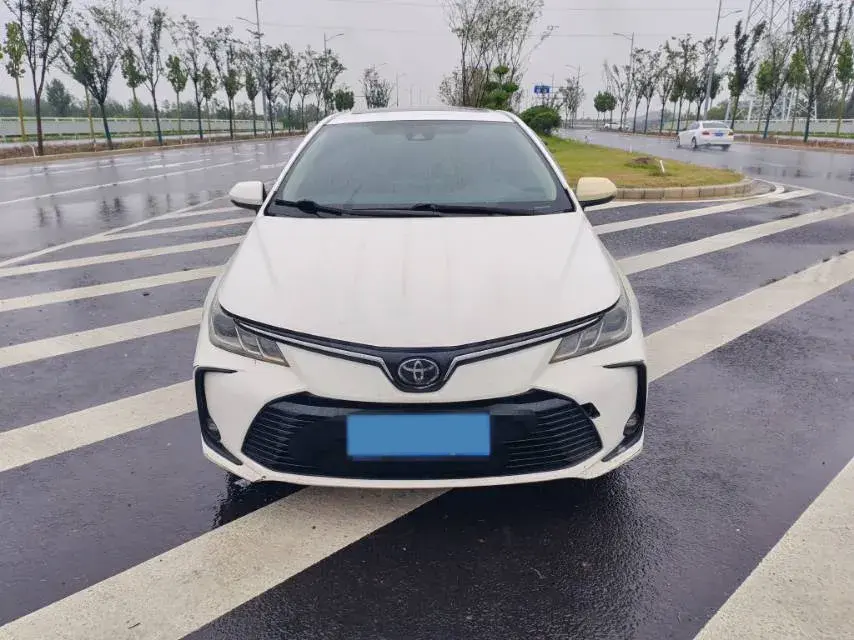 2021 TOYOTA COROLLA thumbnail 2