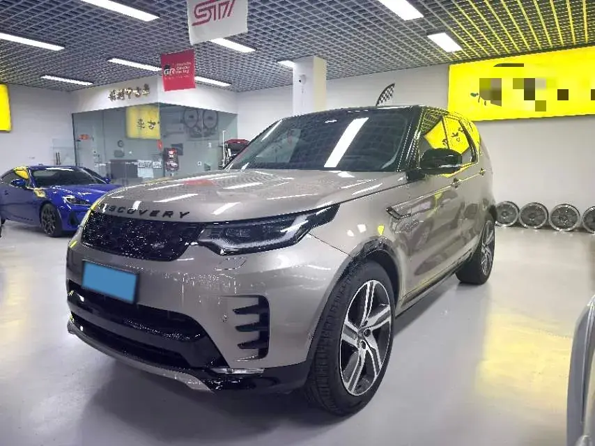 2021 LAND ROVER view 1