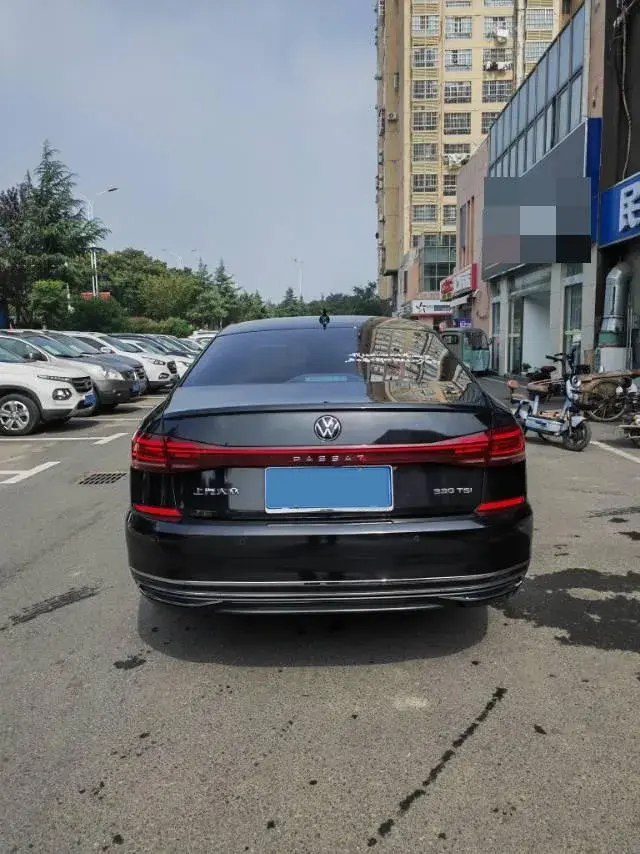 2022 VOLKSWAGEN PASSAT thumbnail 4