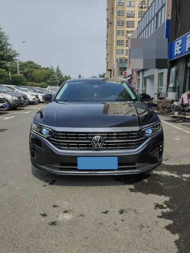 2022 VOLKSWAGEN PASSAT thumbnail 2