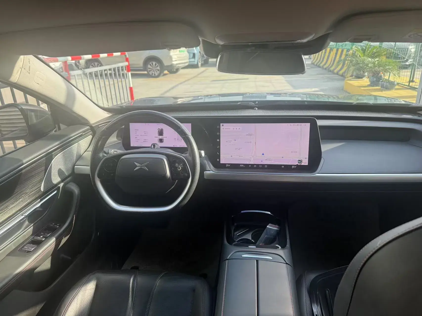 2022 XPENG P7 thumbnail 4