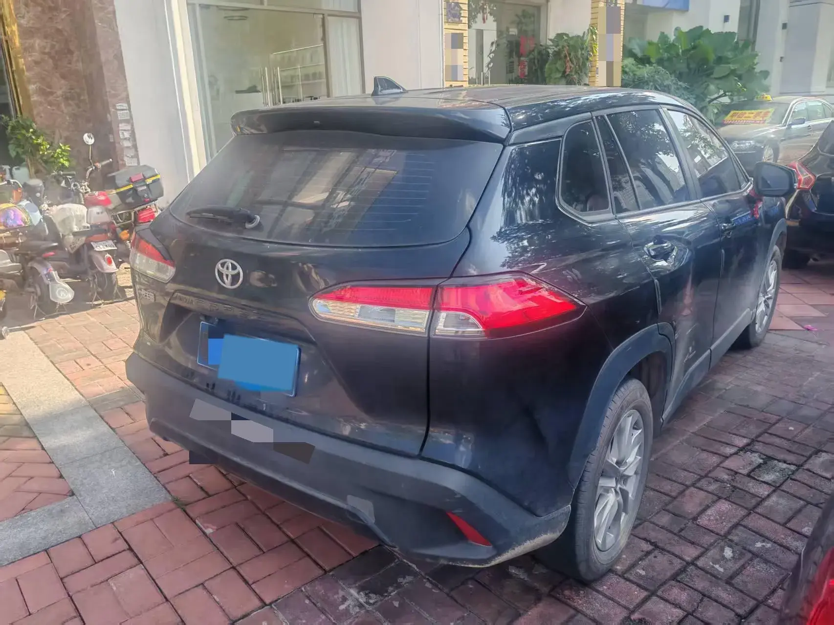 2023 TOYOTA COROLLA thumbnail 2