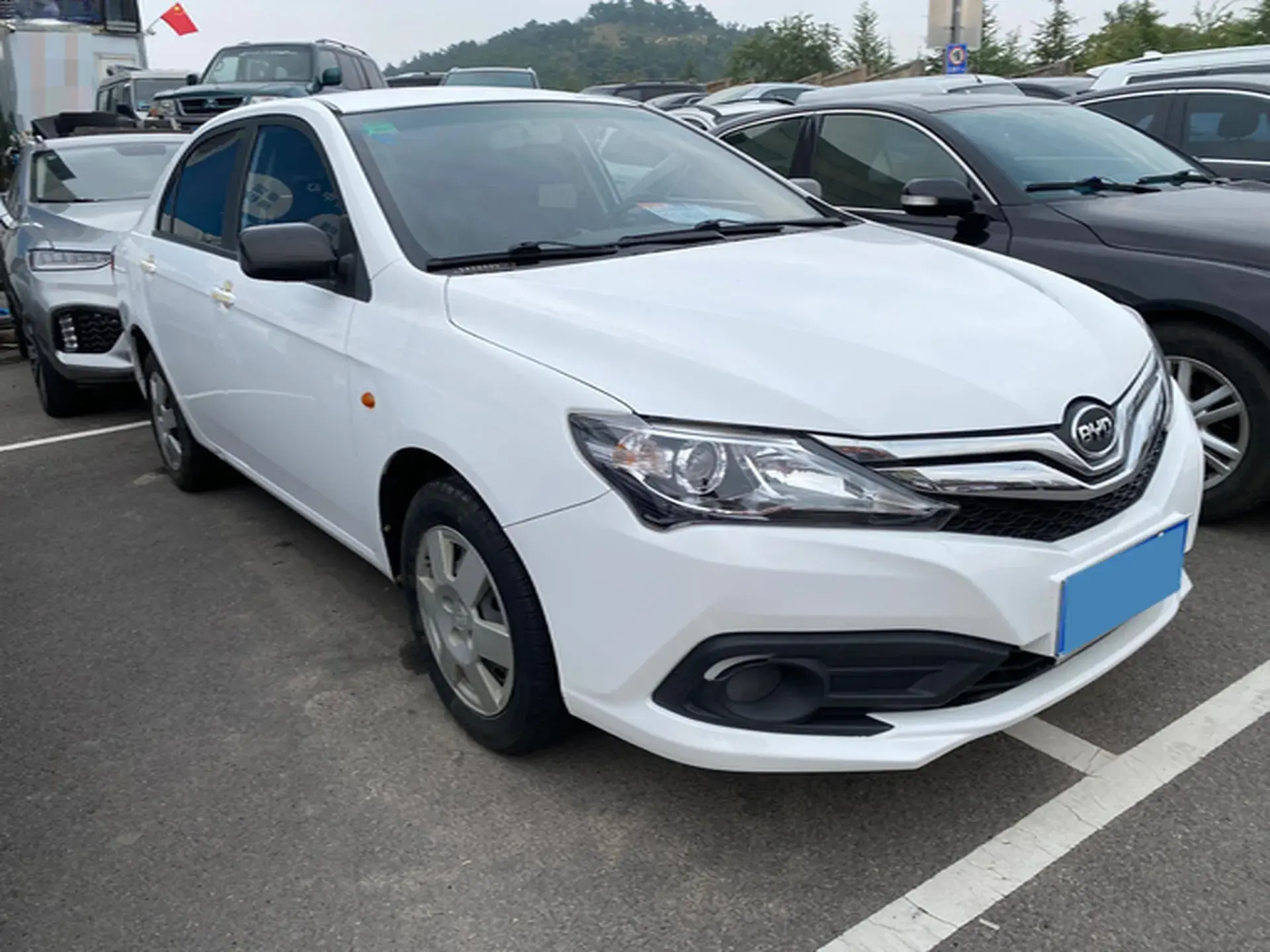 2020 BYD F3 thumbnail 3