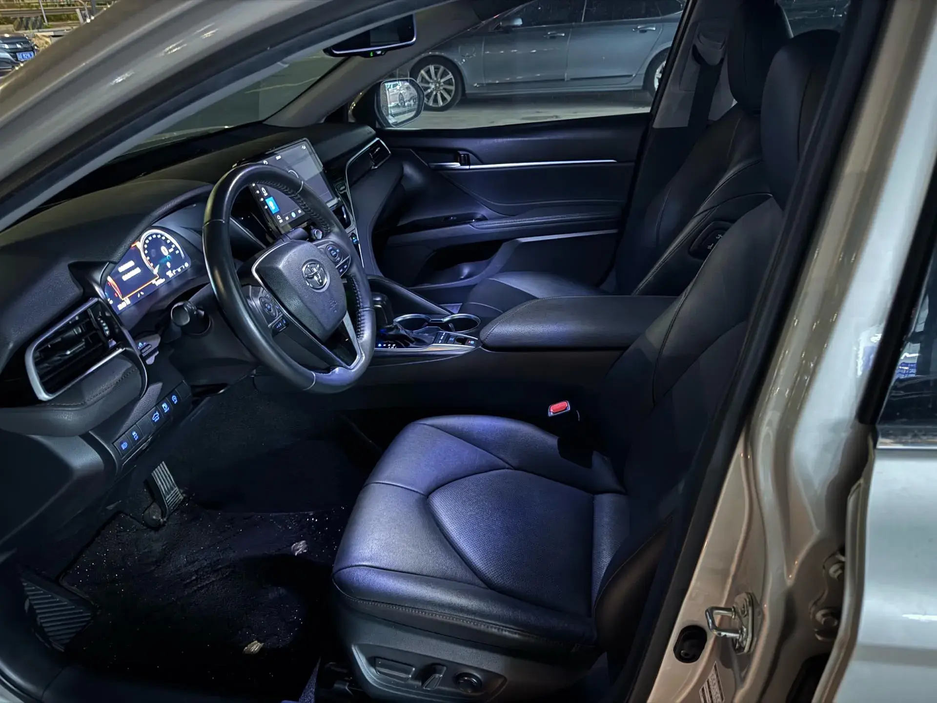 2021 TOYOTA CAMRY thumbnail 4