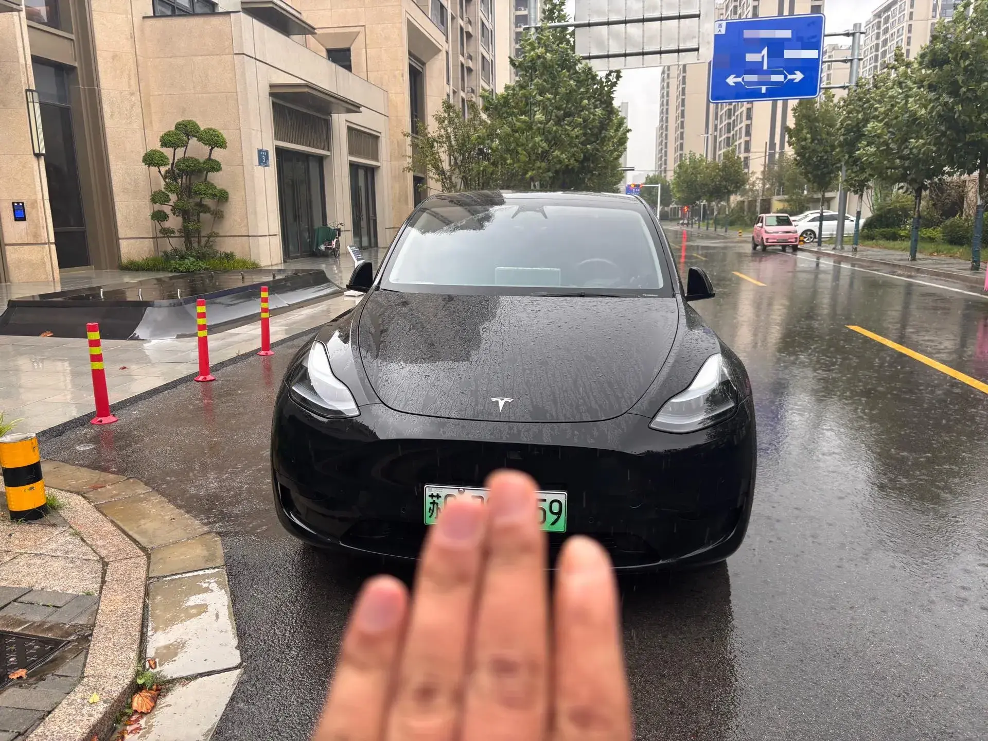 2023 TESLA MODEL thumbnail 2