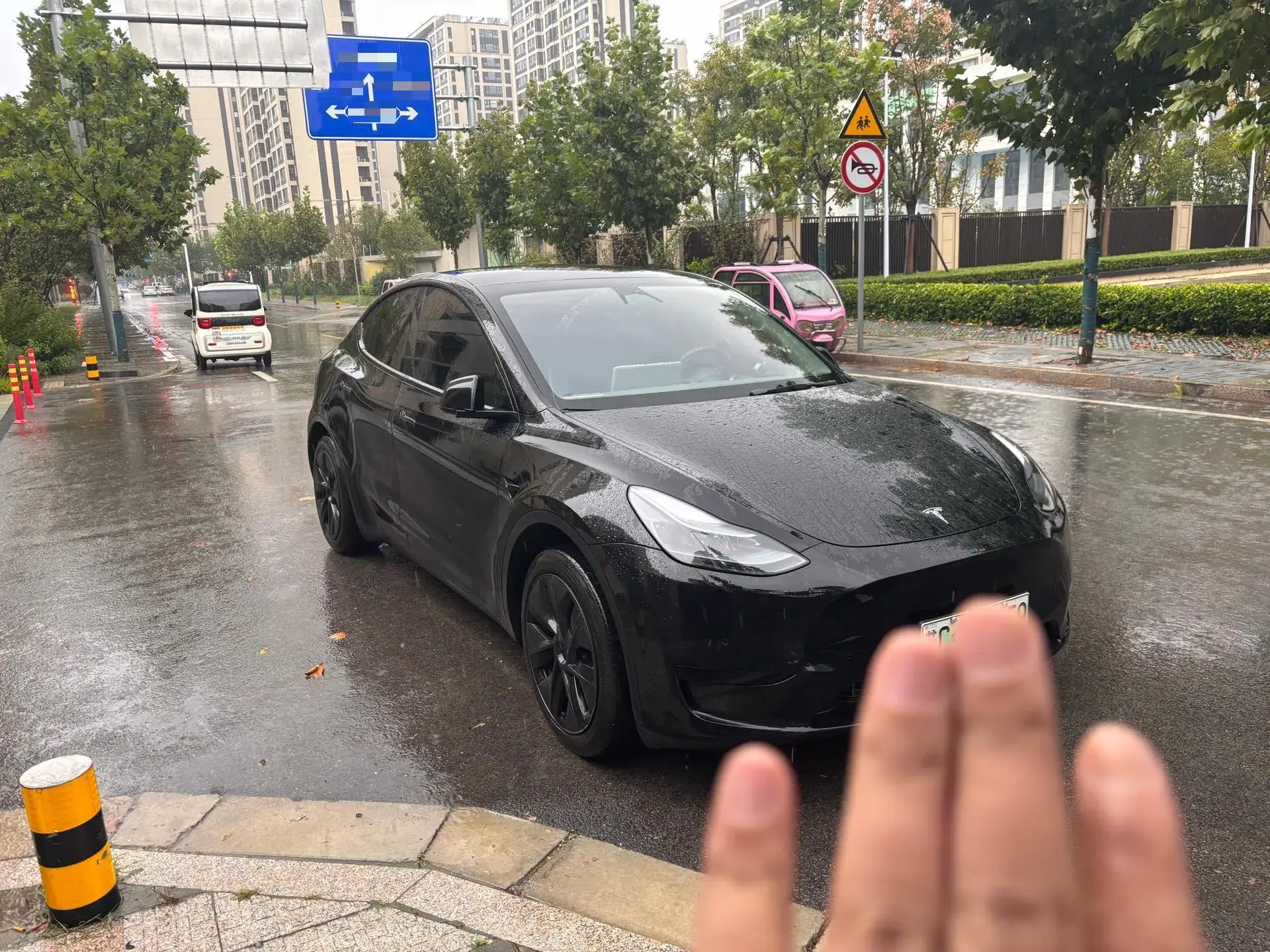 2023 TESLA MODEL thumbnail 3