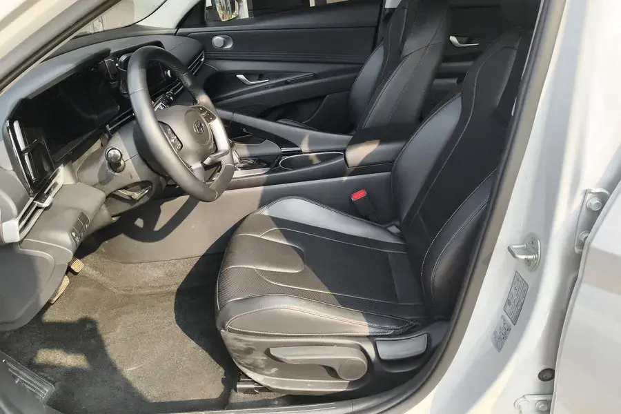 2022 HYUNDAI ELANTRA thumbnail 2