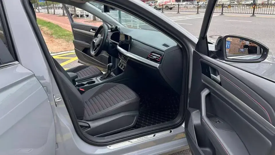 2023 VOLKSWAGEN LAVIDA thumbnail 4