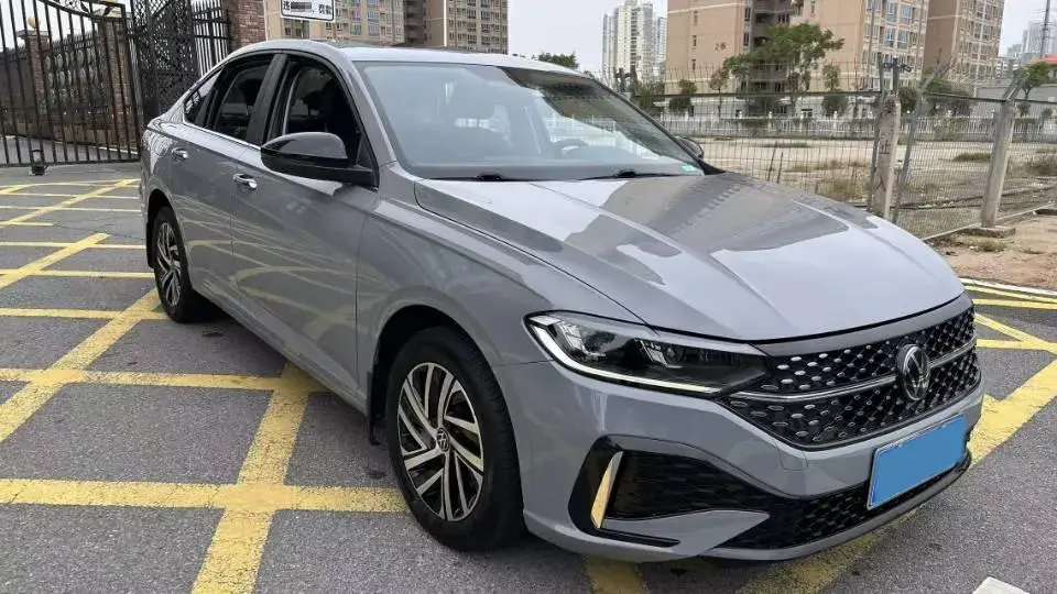 2023 VOLKSWAGEN LAVIDA thumbnail 3