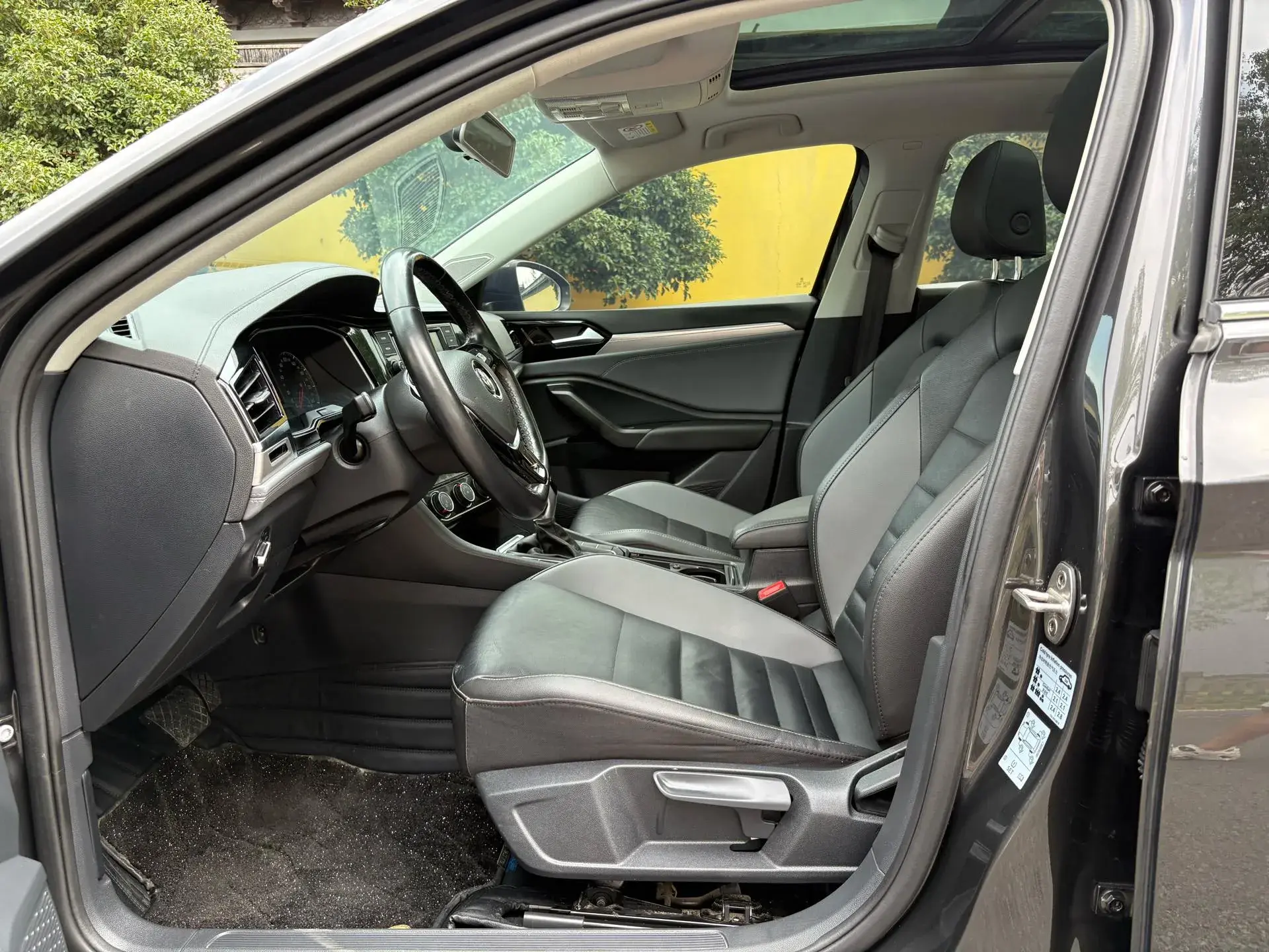 2019 VOLKSWAGEN SAGITAR thumbnail 4