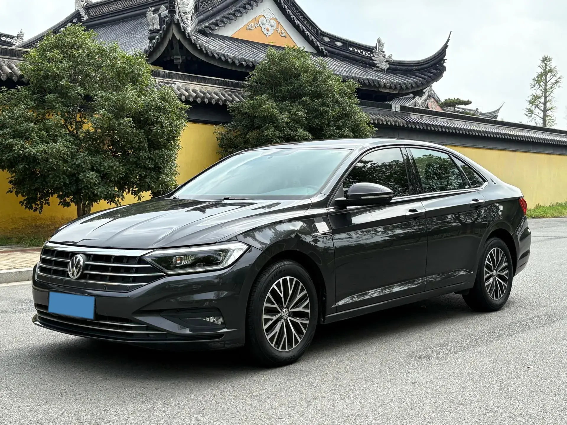 2019 VOLKSWAGEN SAGITAR view 1