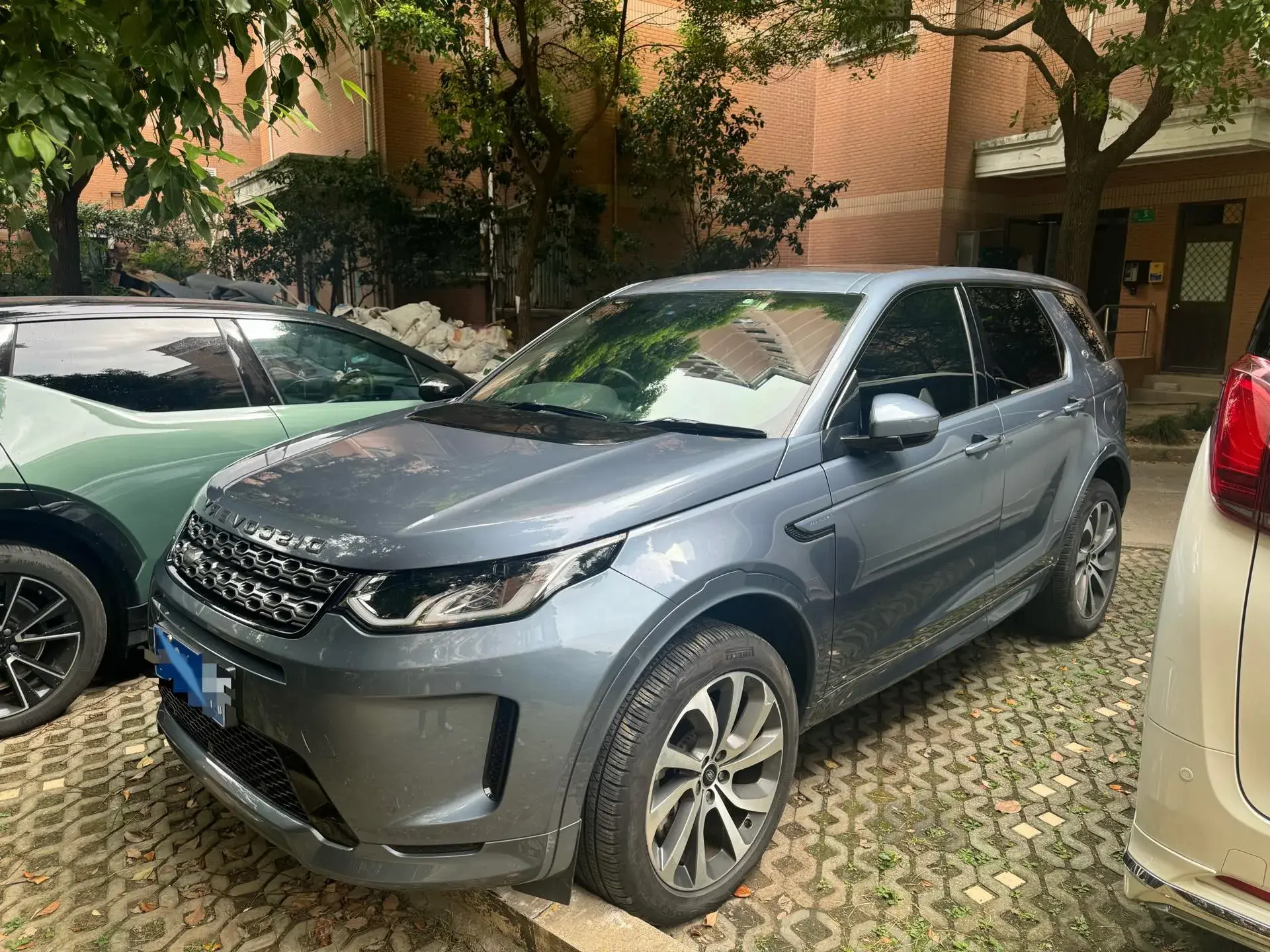 2020 LAND ROVER view 1