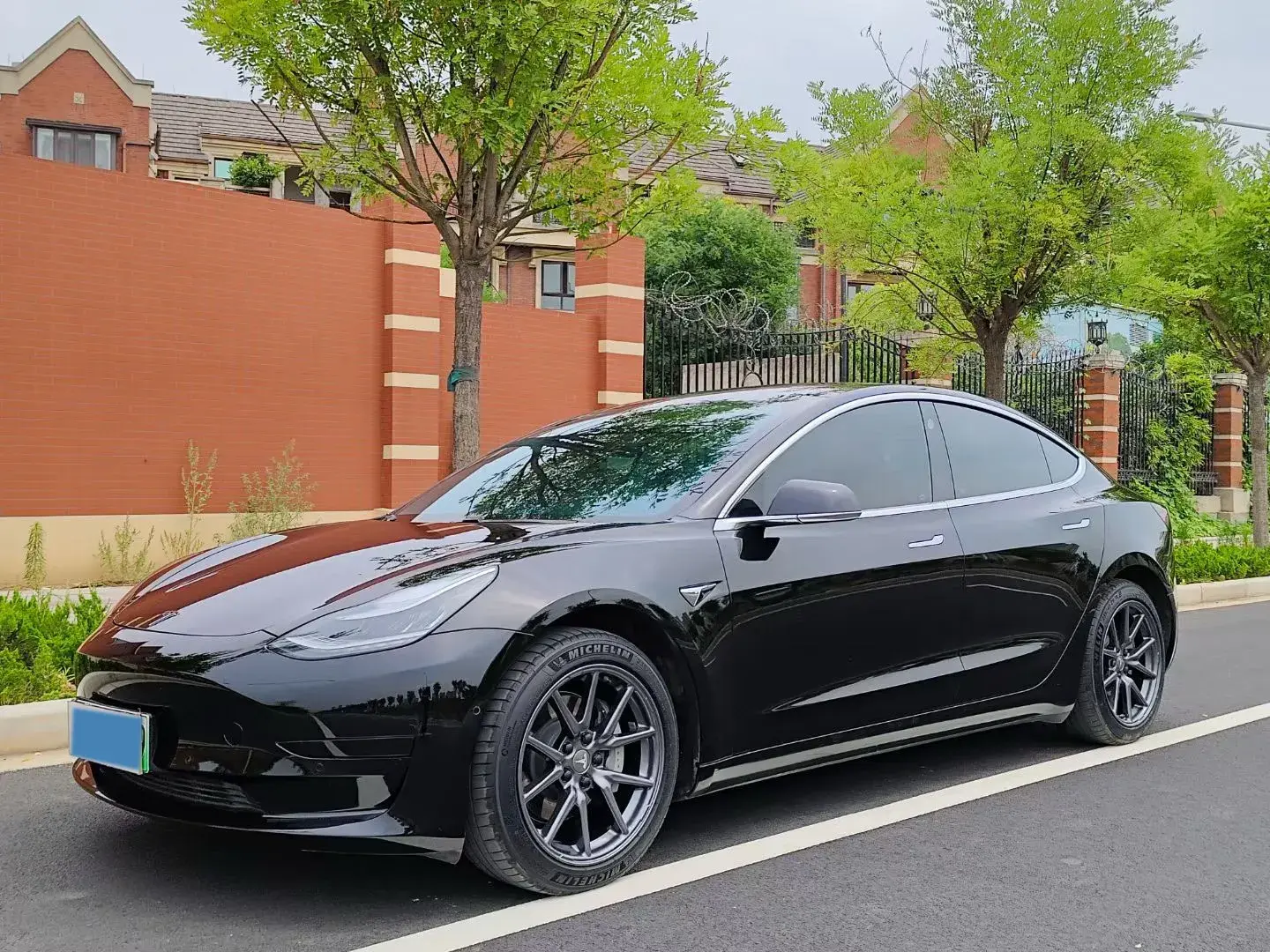 2020 TESLA MODEL view 1