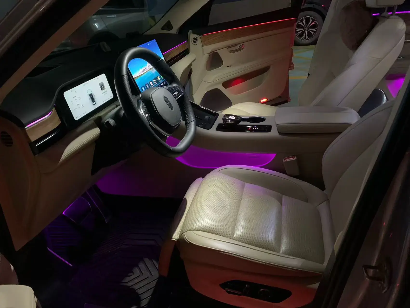 2023 AITO AITO thumbnail 2