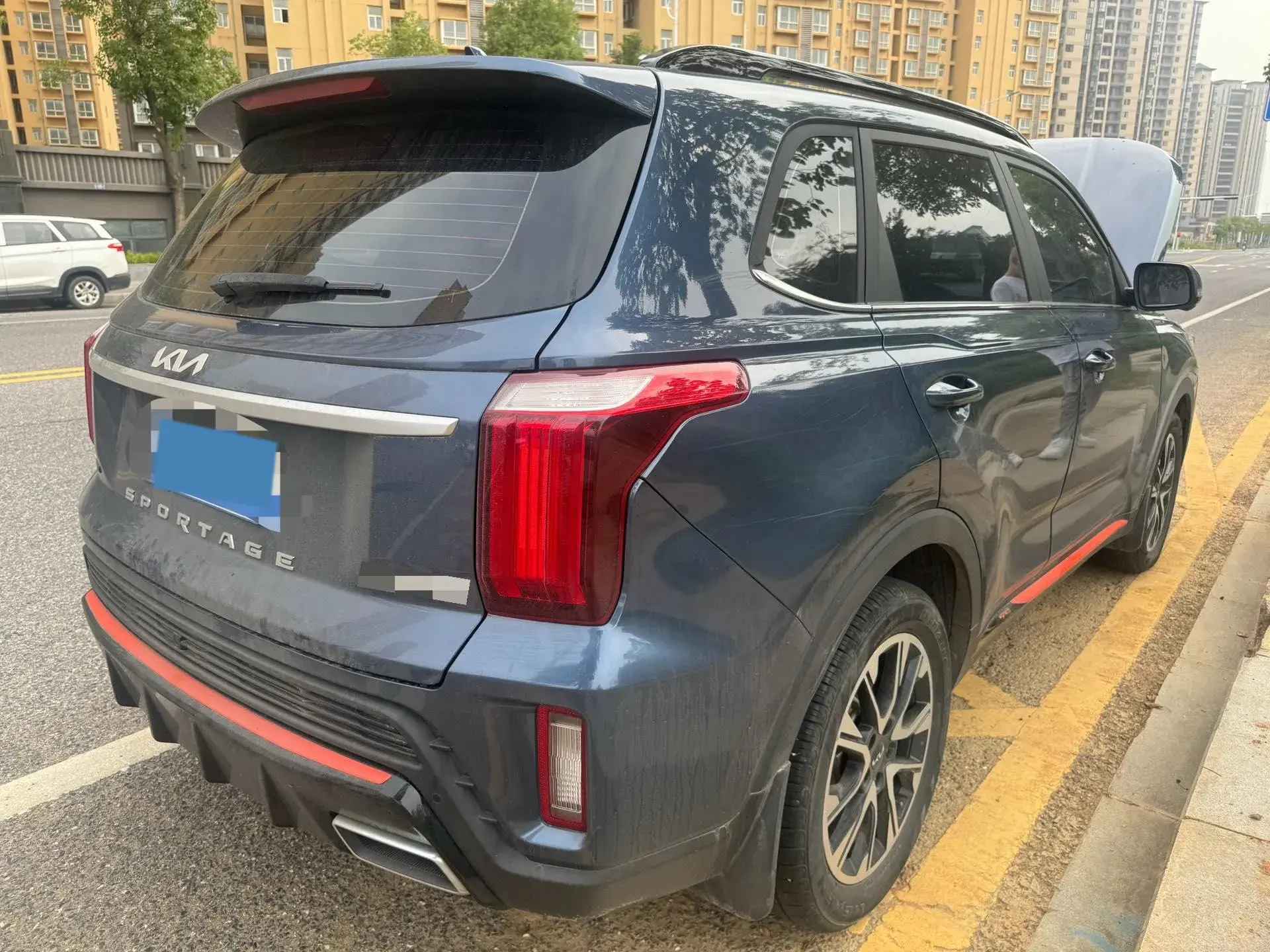 2021 KIA SPORTAGE thumbnail 4