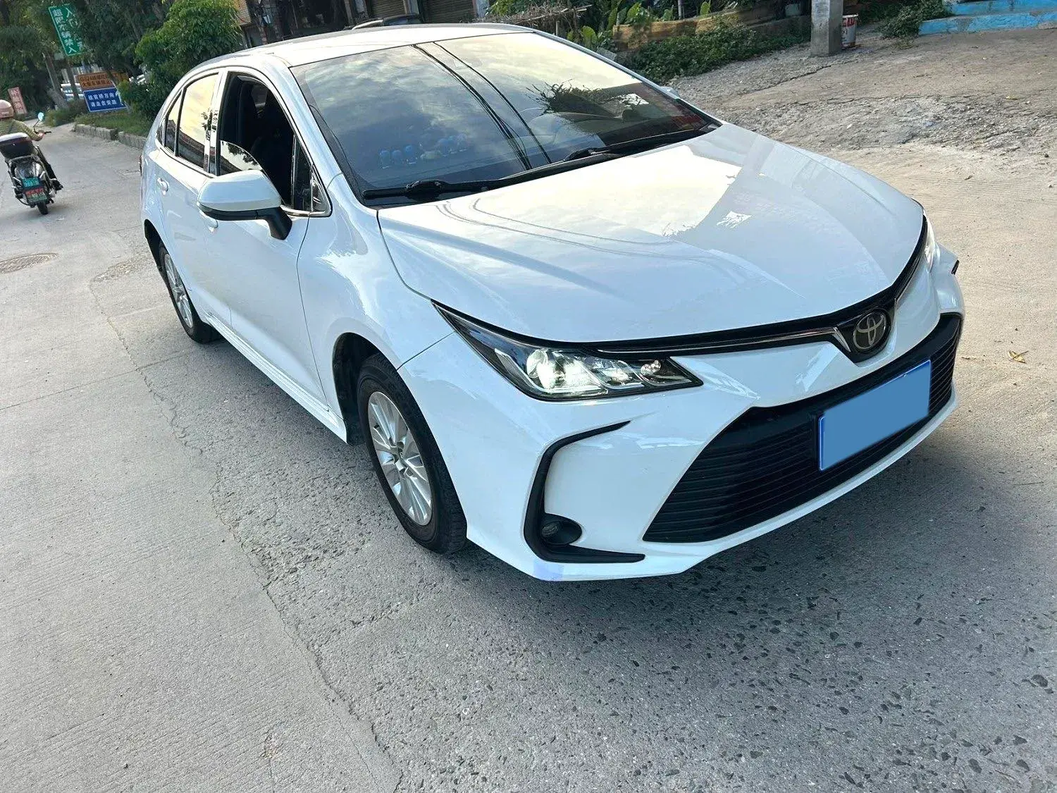 2021 TOYOTA COROLLA thumbnail 4