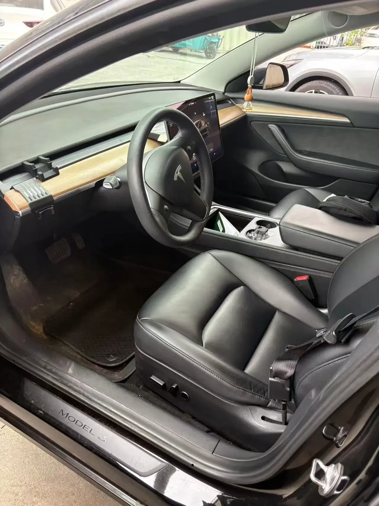 2022 TESLA MODEL thumbnail 4