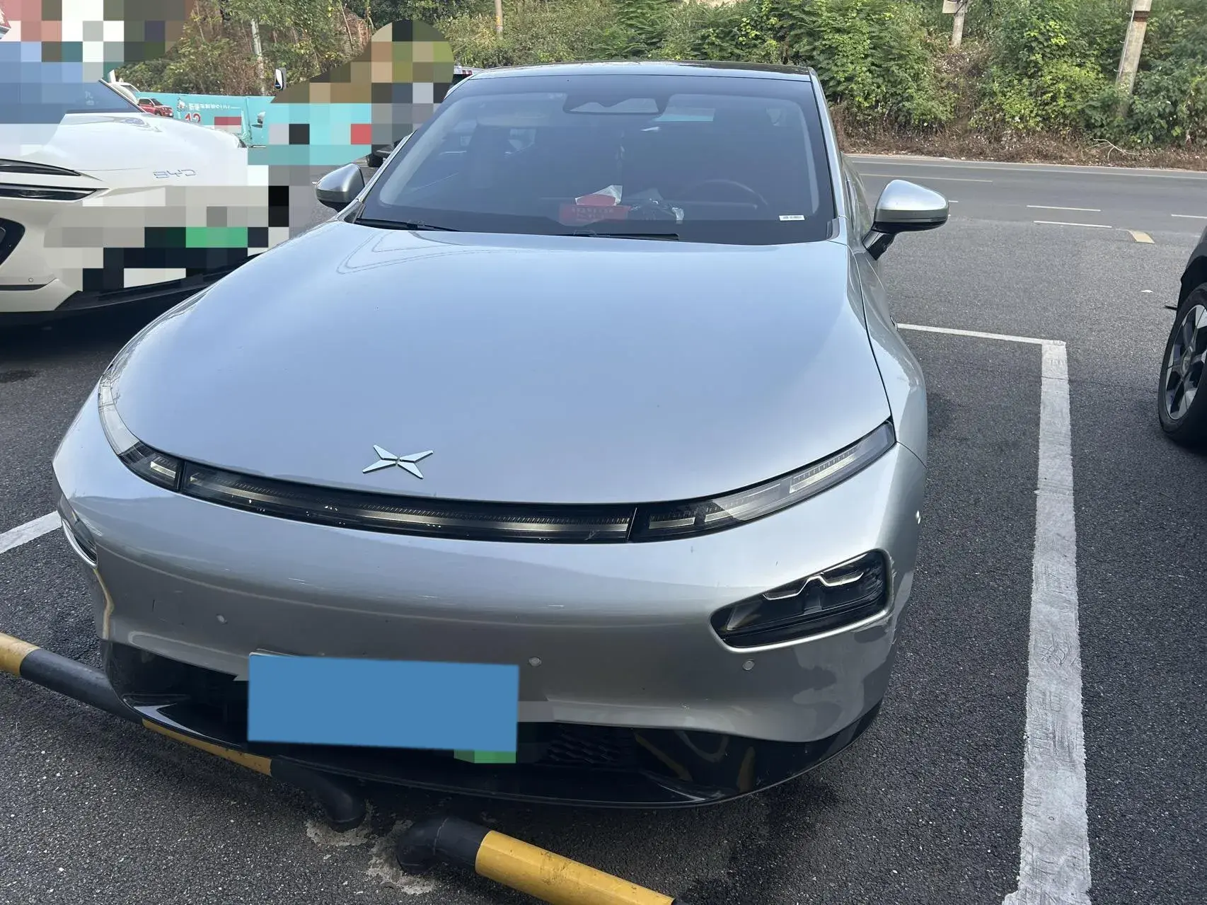 2022 XPENG P7 thumbnail 2