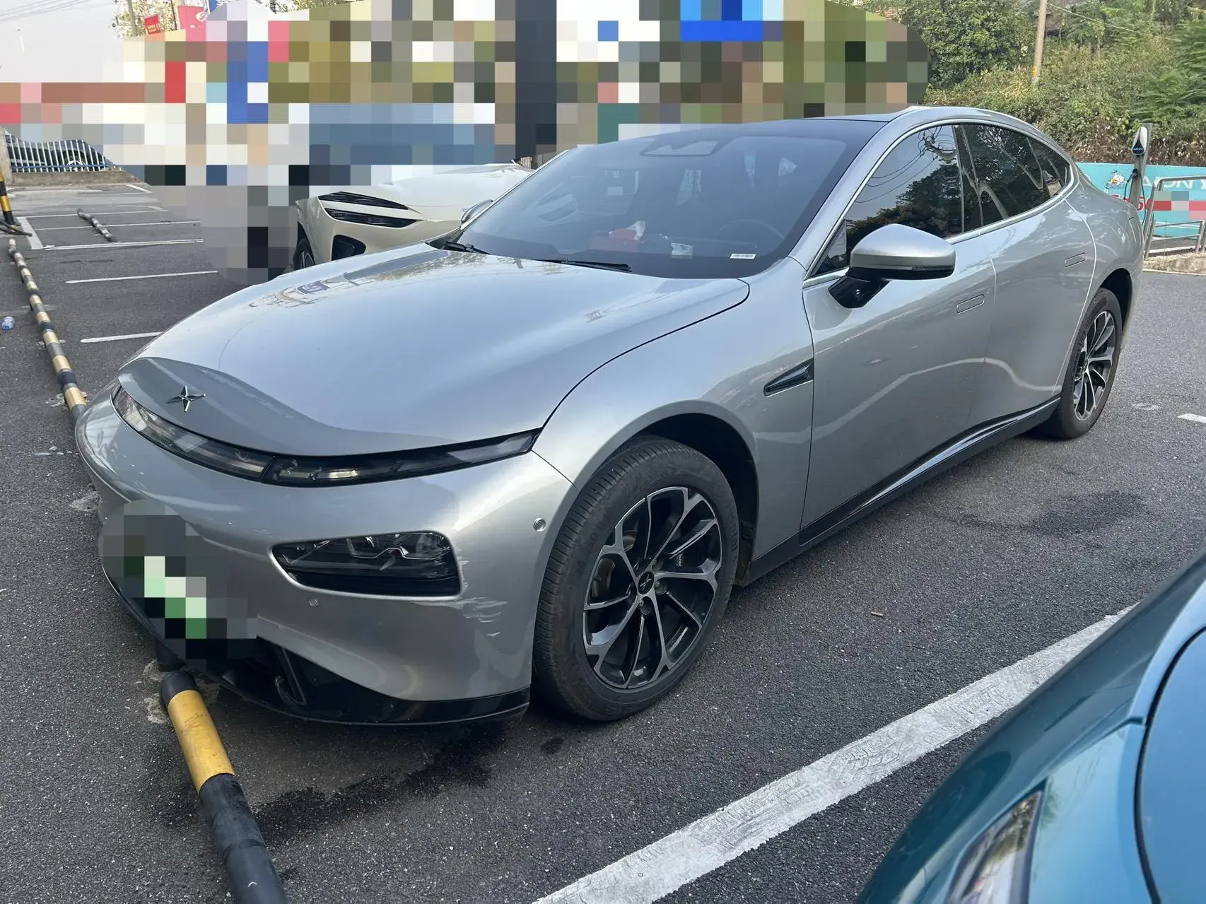 2022 XPENG P7 view 1