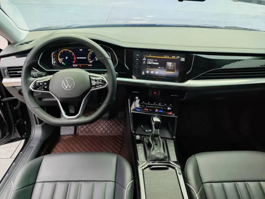 2023 VOLKSWAGEN PASSAT thumbnail 3