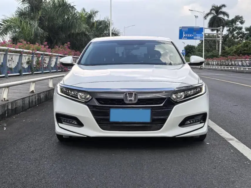 2018 HONDA ACCORD thumbnail 2