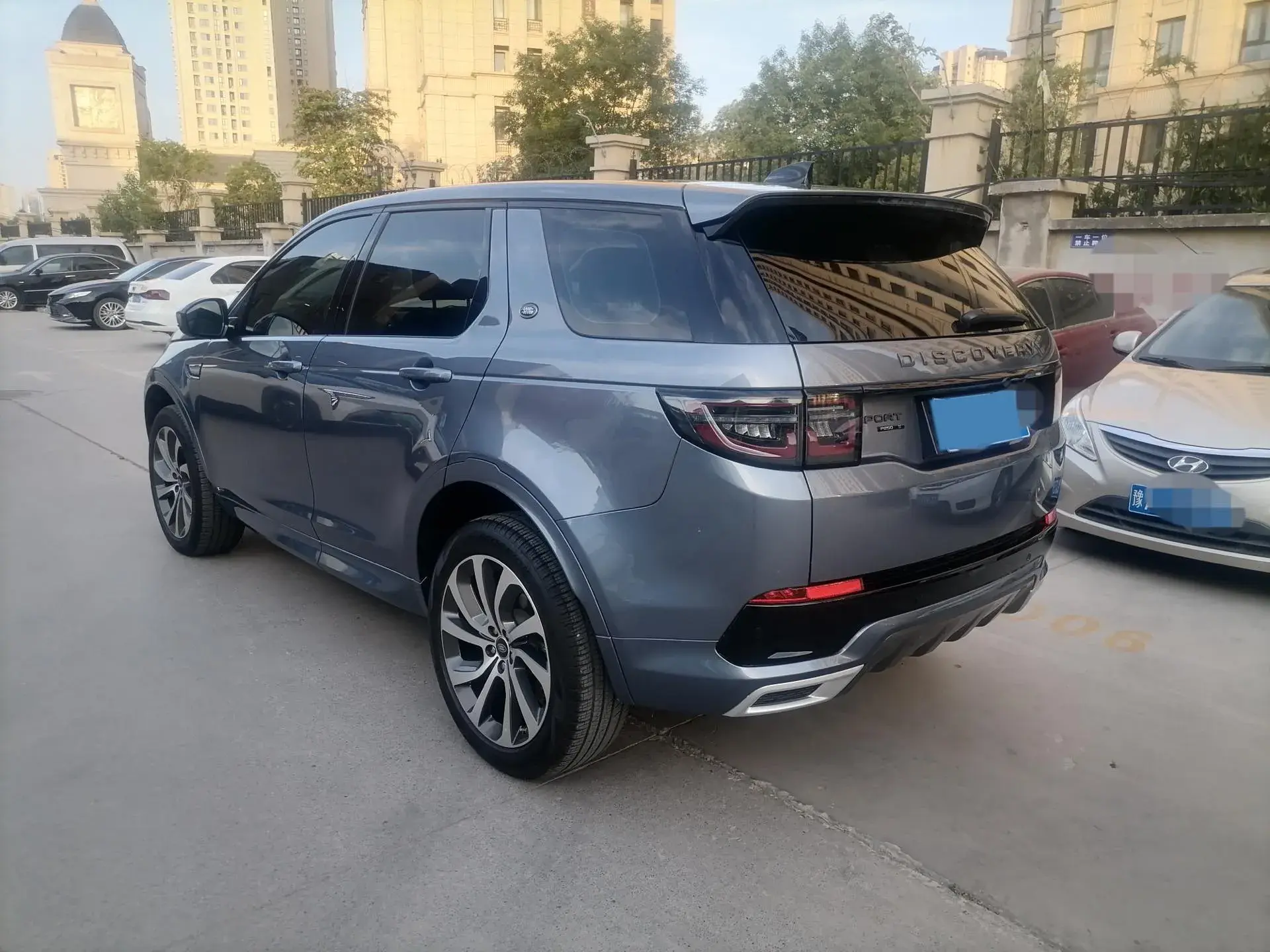 2020 LAND ROVER thumbnail 2