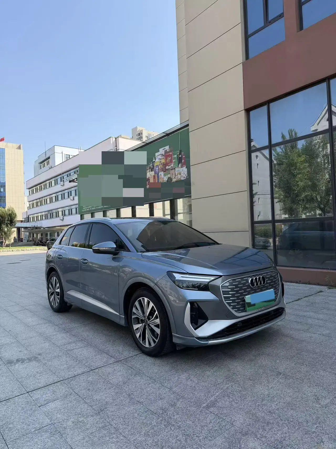 2023 AUDI Q4 thumbnail 2