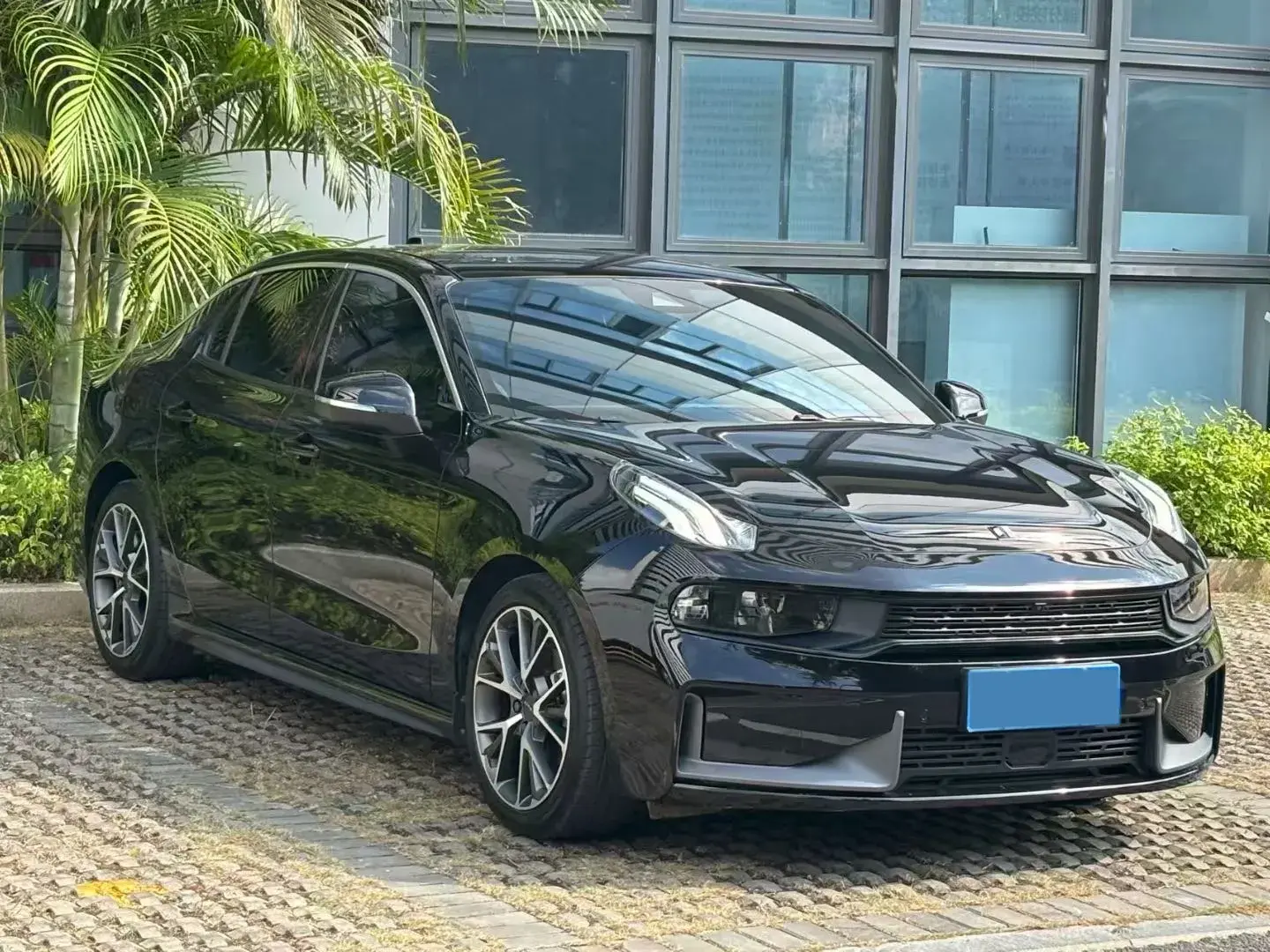 2022 LYNK&CO 03 thumbnail 3