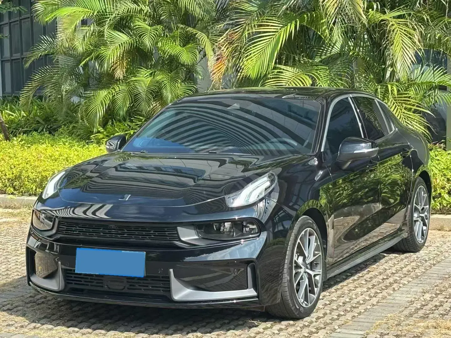 2022 LYNK&CO 03 view 1