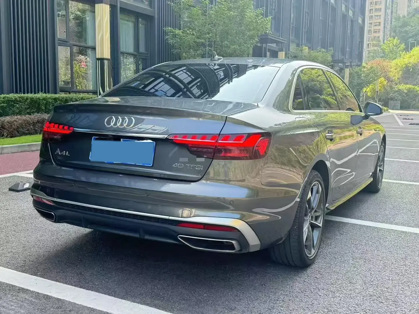 2022 AUDI A4L thumbnail 4