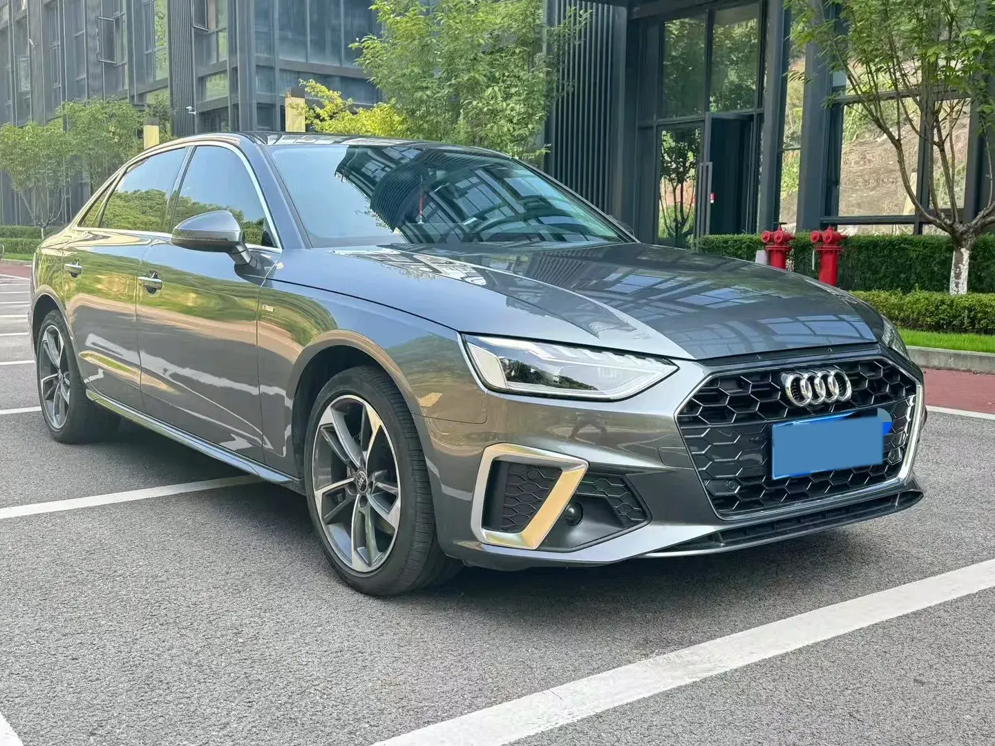 2022 AUDI A4L thumbnail 2