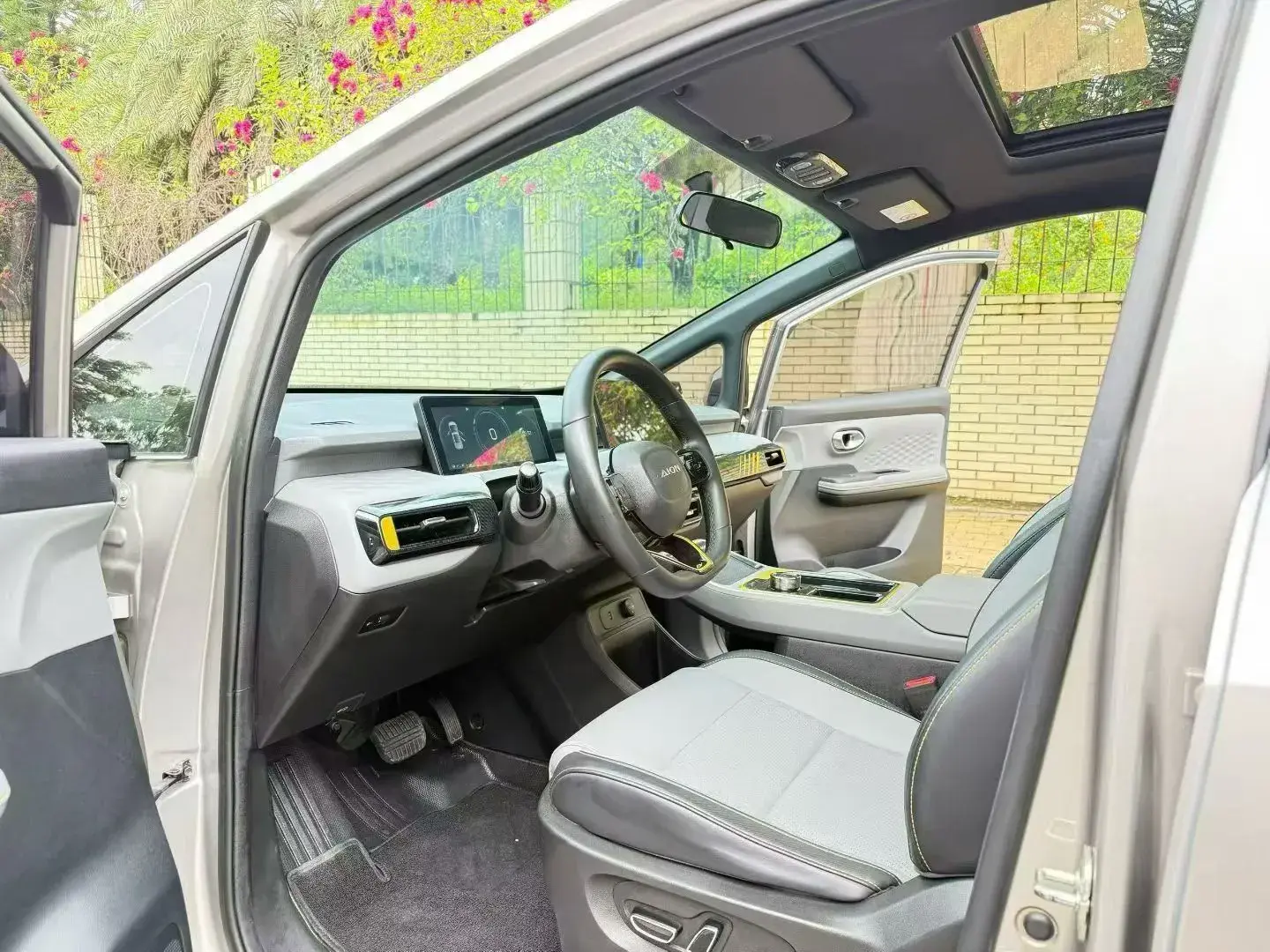 2022 AION Y thumbnail 4