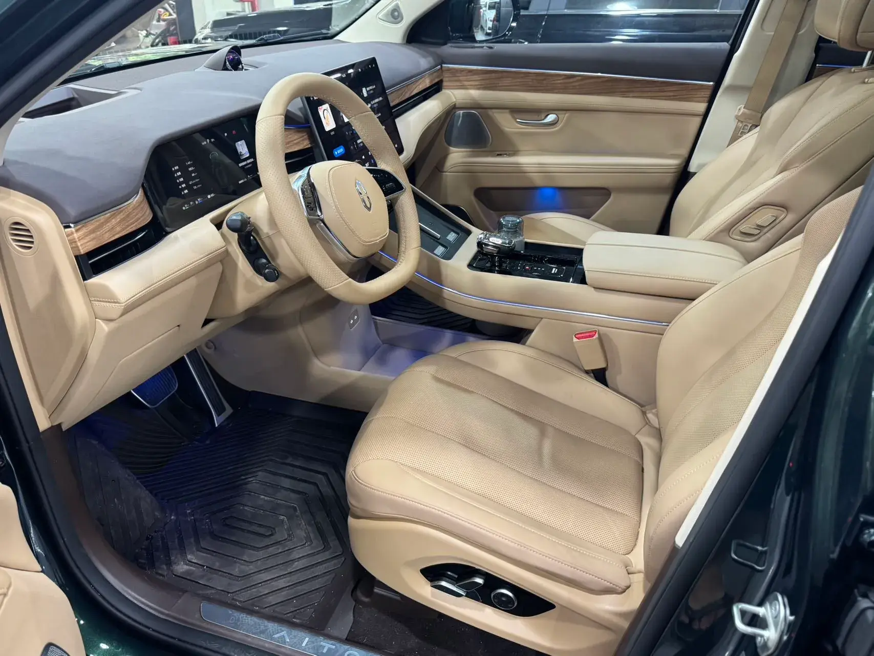 2024 AITO AITO thumbnail 2