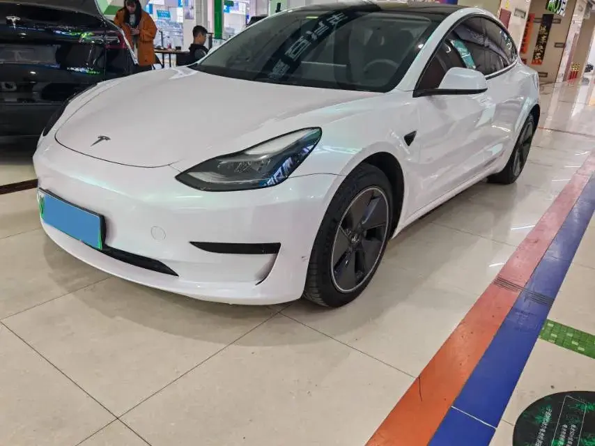 2022 TESLA MODEL view 1