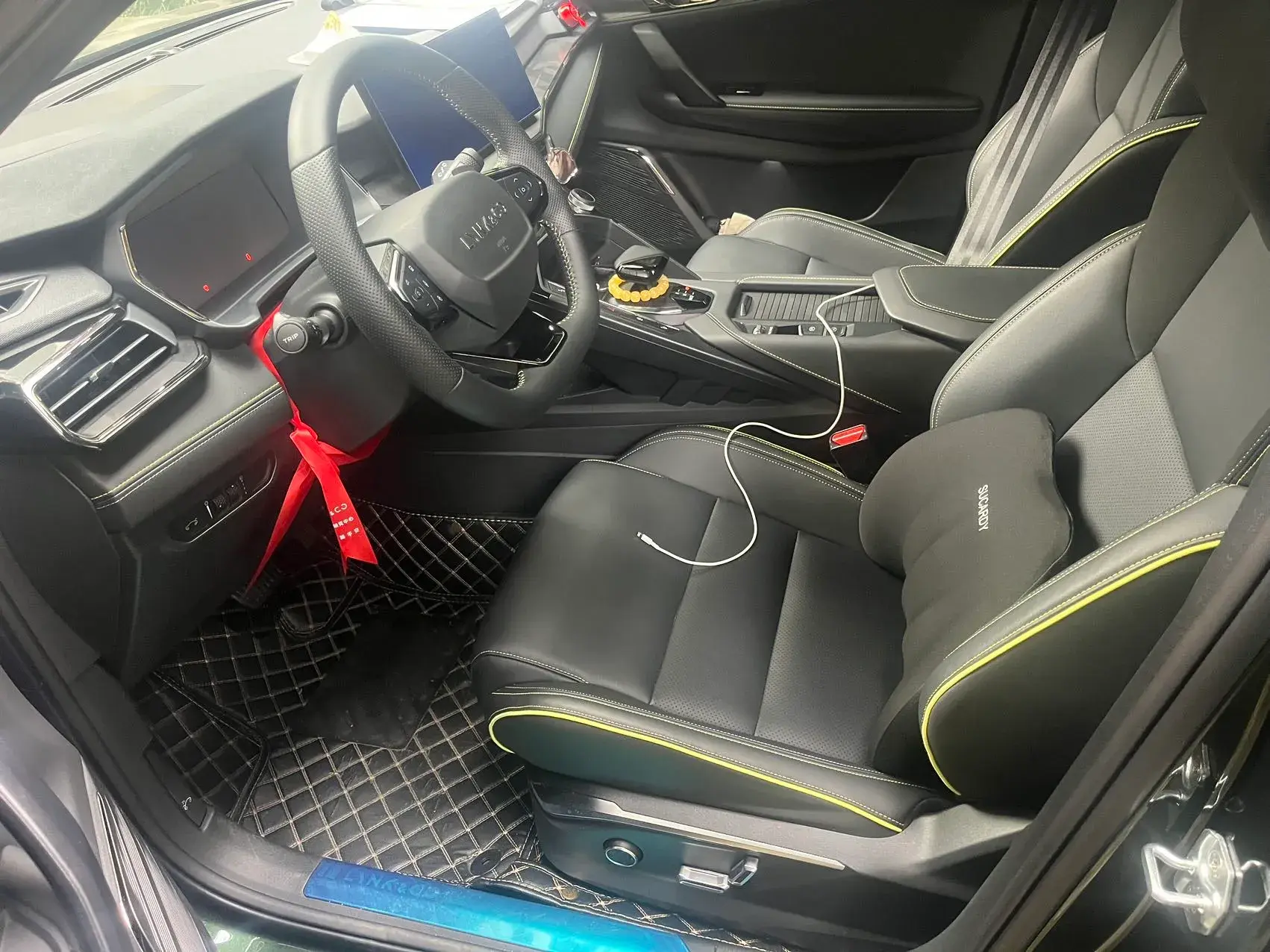 2023 LYNK&CO 06 thumbnail 3