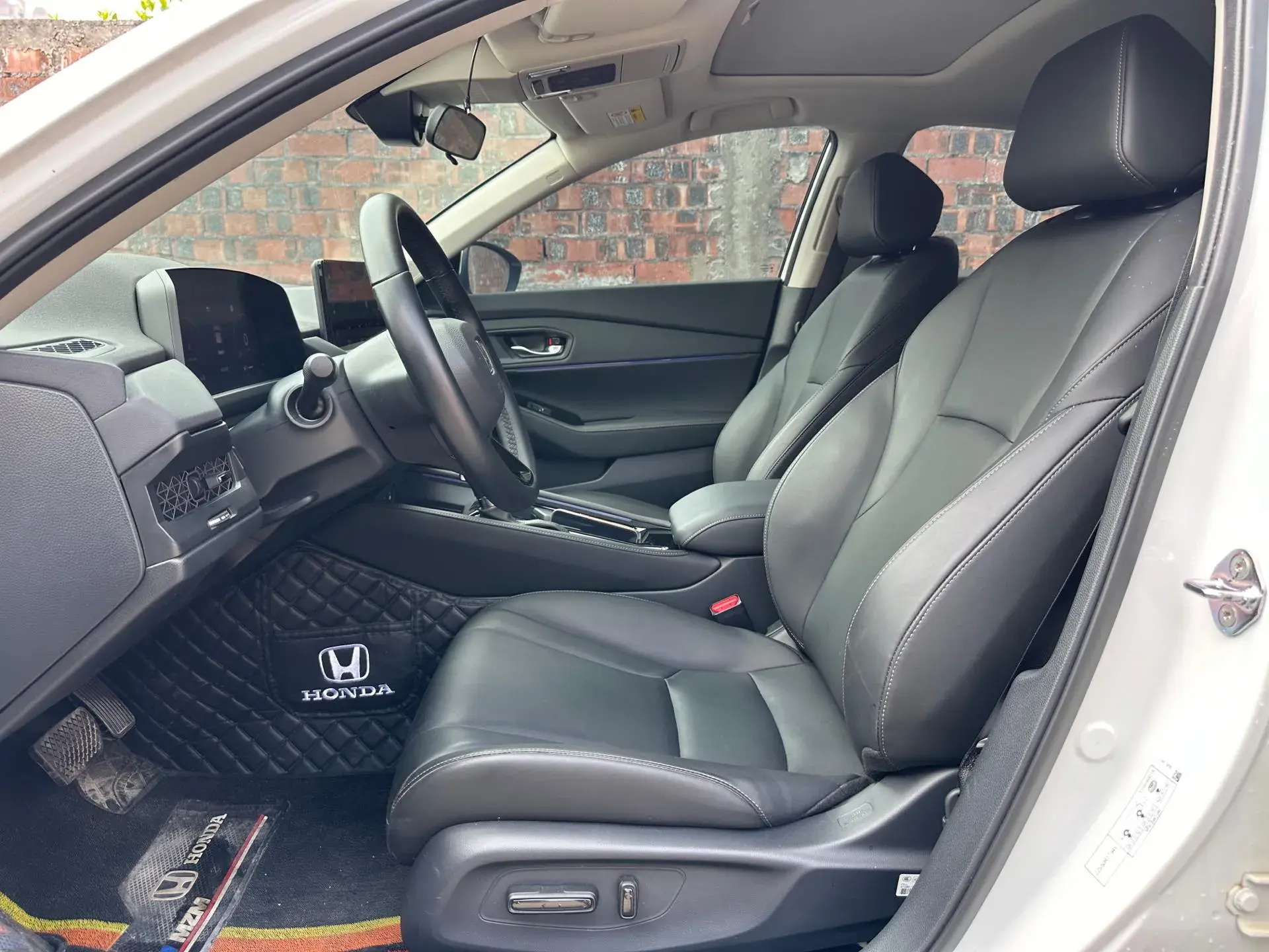 2023 HONDA ACCORD thumbnail 4