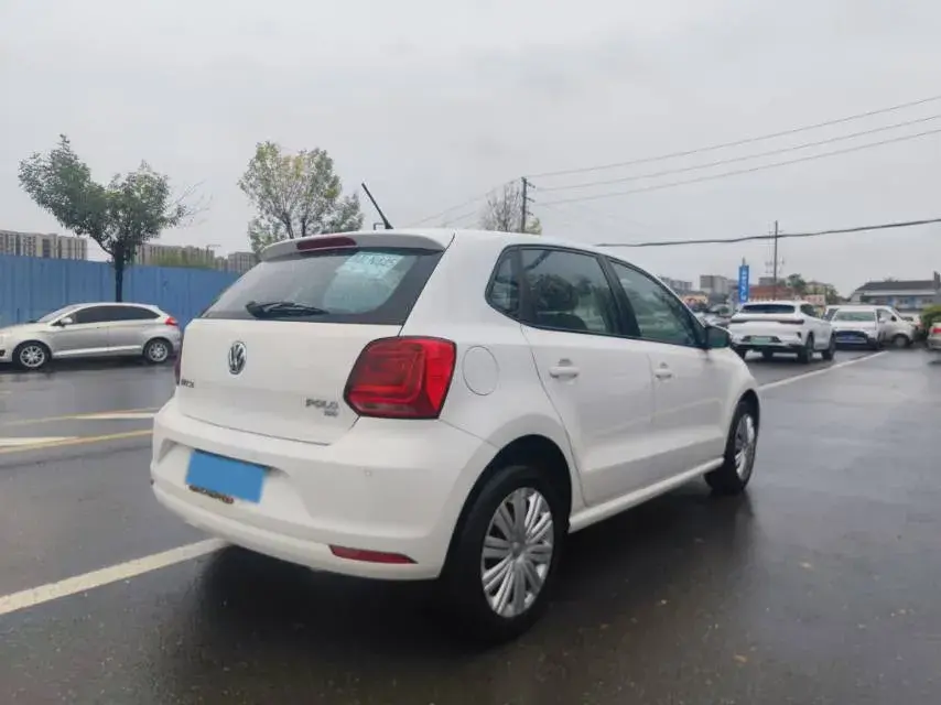 2016 VOLKSWAGEN POLO thumbnail 4