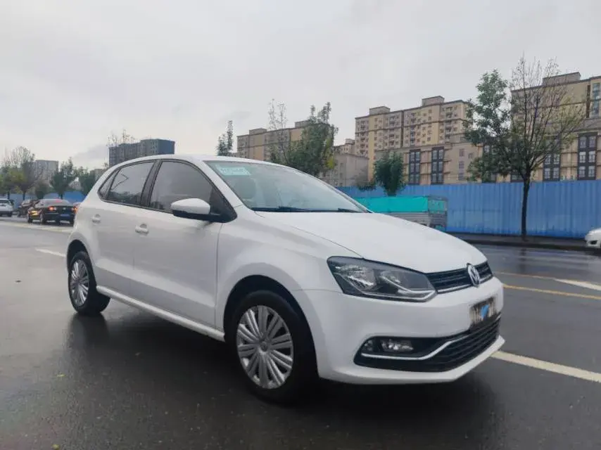 2016 VOLKSWAGEN POLO thumbnail 3