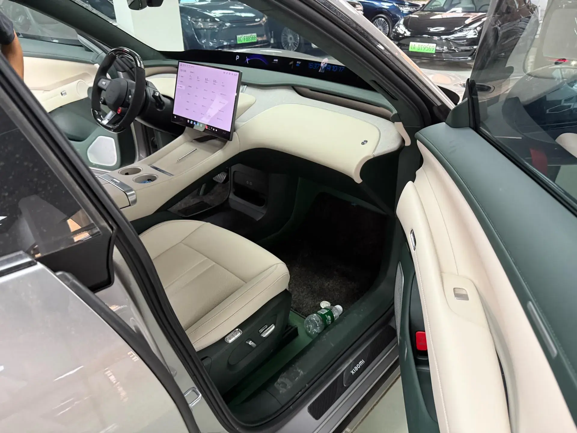 2025 MI YU7 thumbnail 4